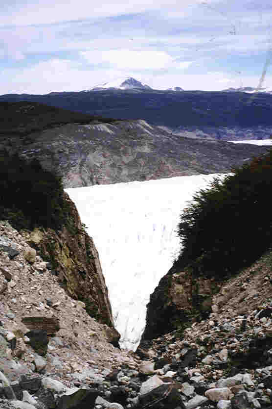 rivier die uitmondt in gletsjer grey