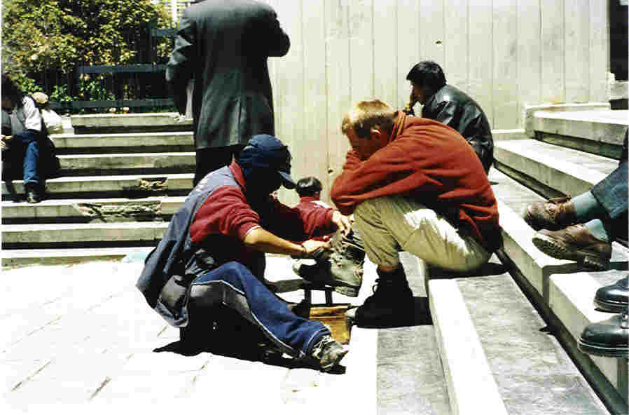 schoenenpoetser in La Paz