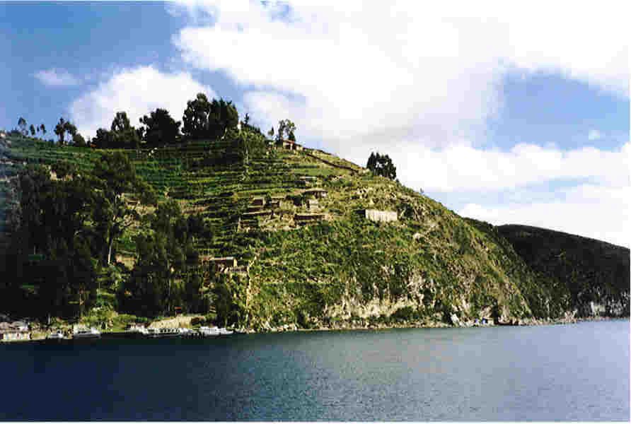 zicht op Yumani (Isla del sol) vanop het Titicaca-meer